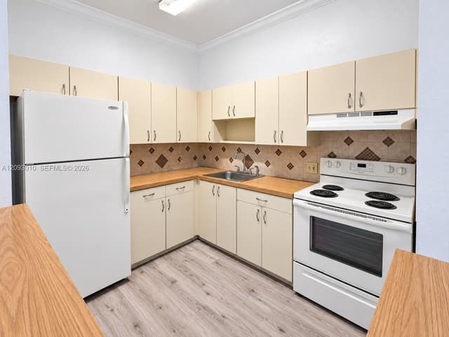 9731 Hammocks Blvd # 204B, Miami FL 33196 - Miami, FL - Photo 3