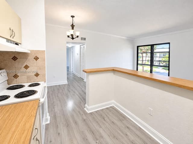9731 Hammocks Blvd # 204B, Miami FL 33196 - Miami, FL - Photo 4