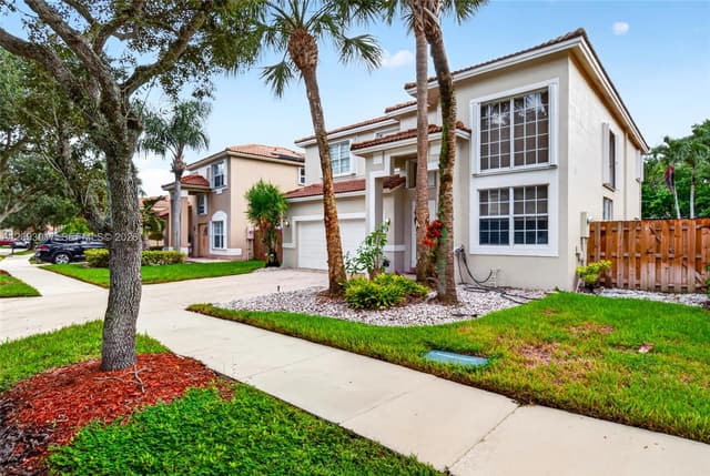 16424 Sapphire Pl, Weston FL 33331 - Weston, FL - Photo 2