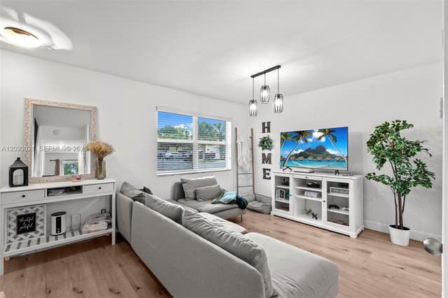 10729 La Placida Dr # 4, Coral Springs FL 33065 - Coral Springs, FL - Photo 5