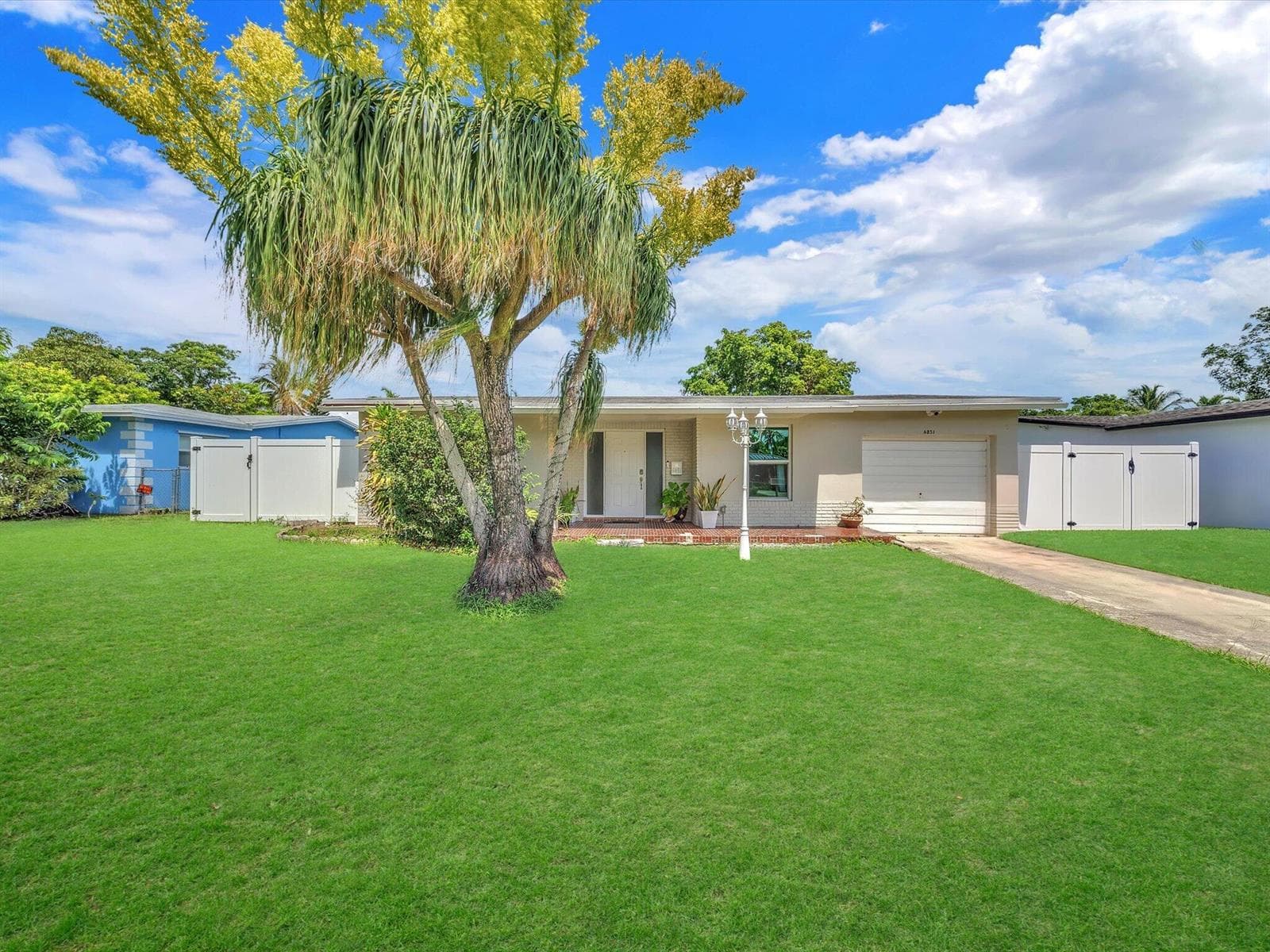 6851 SW 7th Place, North Lauderdale FL 33068 - North Lauderdale, FL - Photo 1