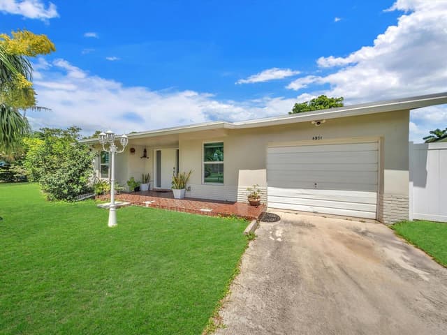 6851 SW 7th Place, North Lauderdale FL 33068 - North Lauderdale, FL - Photo 4