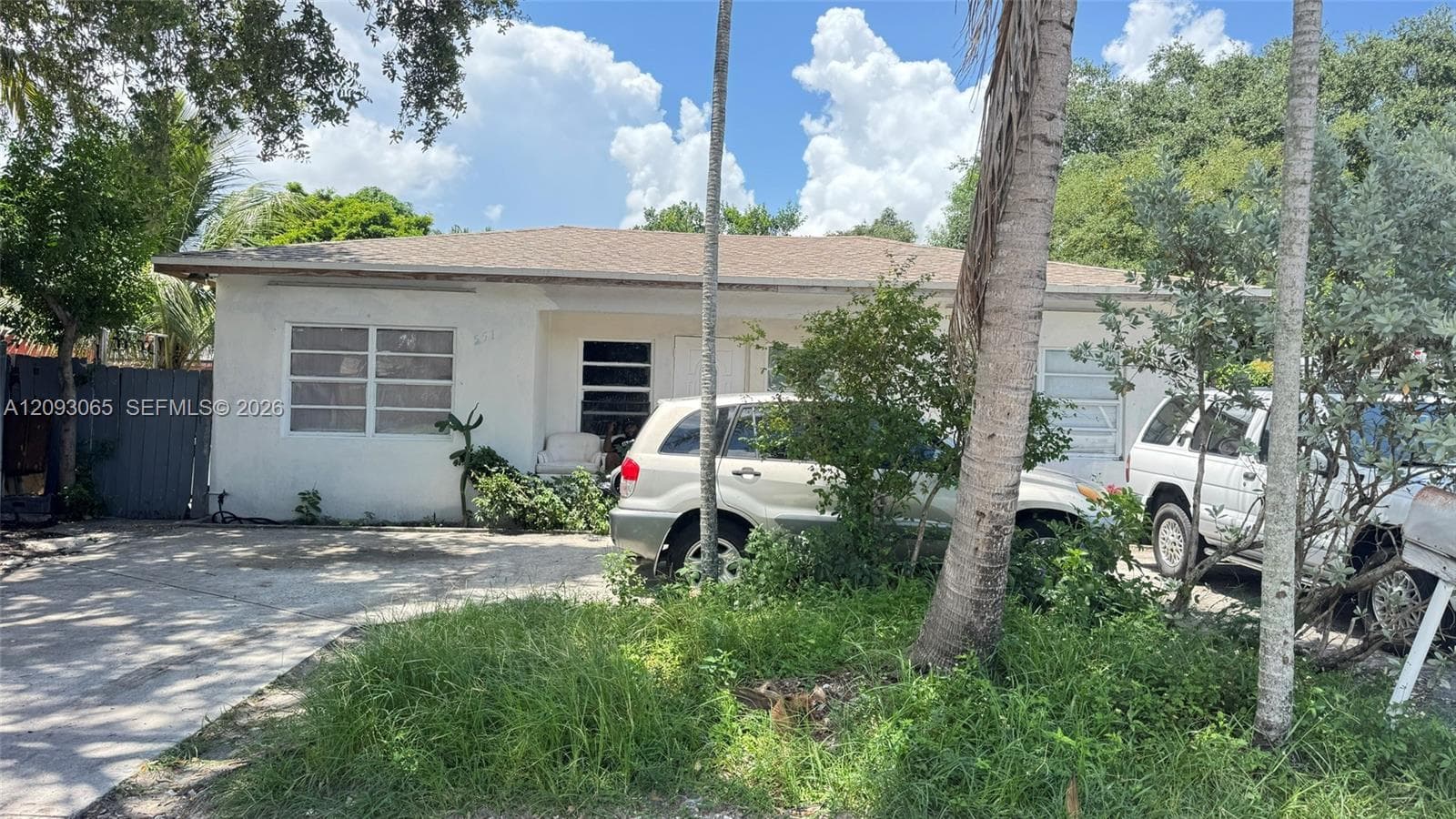 551 NE 159th St, Miami FL 33162 - Miami, FL - Photo 1