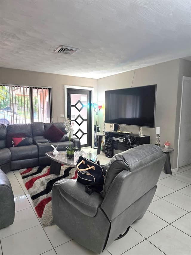 2420 N 59TH Terrace, Hollywood FL 33021 - Hollywood, FL - Photo 3