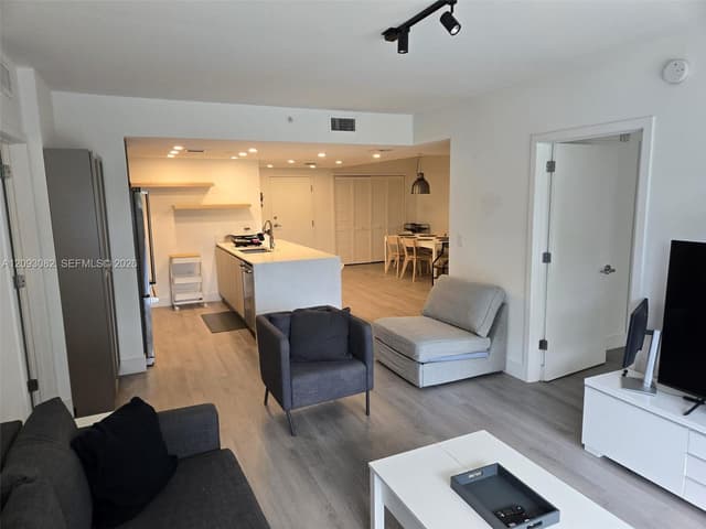 13800 Highland Dr # 207, North Miami Beach FL 33181 - North Miami Beach, FL - Photo 5