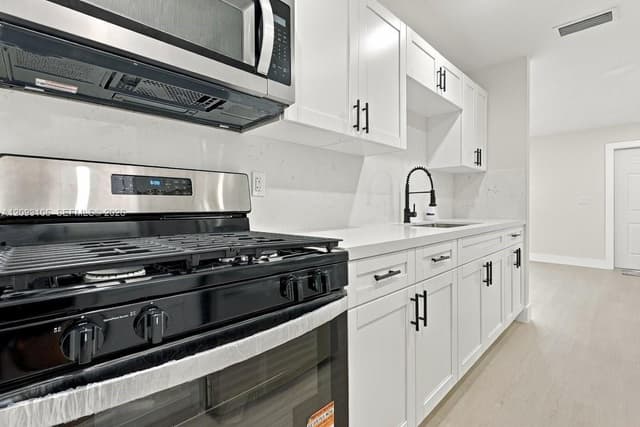 18814 NW 46th Ave, Miami Gardens FL 33055 - Miami Gardens, FL - Photo 7