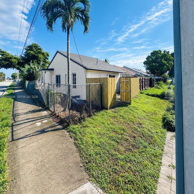 18814 NW 46th Ave, Miami Gardens FL 33055 - Miami Gardens, FL - Photo 5