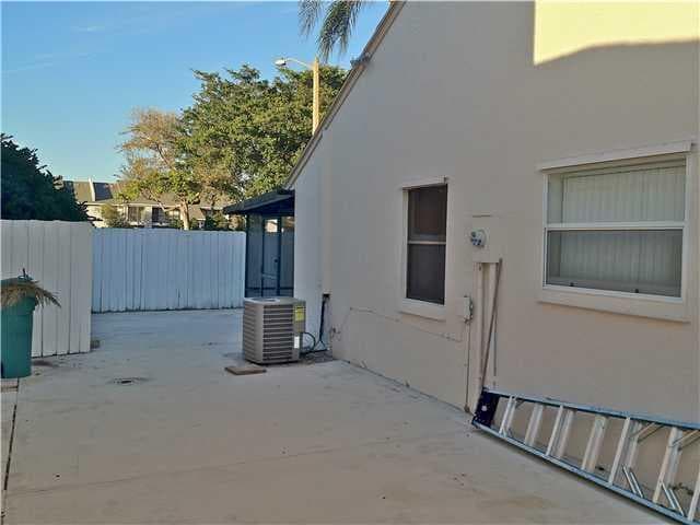 106 Azalea Circle, Boynton Beach FL 33436 - Boynton Beach, FL - Photo 2