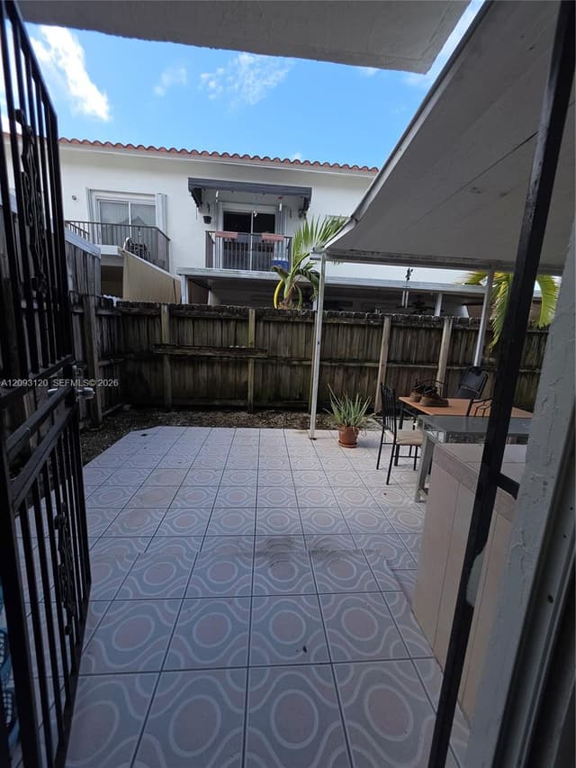 7673 W 29th Ln # 47, Hialeah FL 33018 - Hialeah, FL - Photo 3