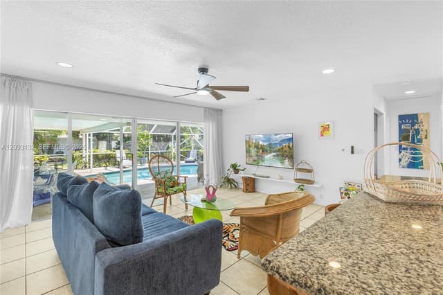 809 SE 14th Dr, Deerfield Beach FL 33441 - Deerfield Beach, FL - Photo 2