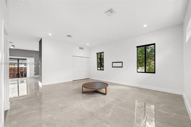 808 NW 5th Ter, Hallandale Beach FL 33009 - Hallandale Beach, FL - Photo 4