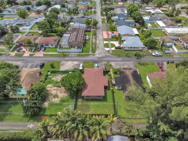 401 SW 4th Ter, Hallandale Beach FL 33009 - Hallandale Beach, FL - Photo 2