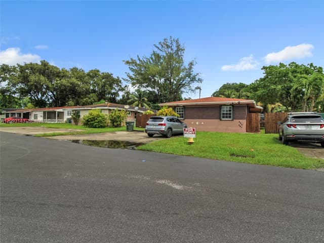 401 SW 4th Ter, Hallandale Beach FL 33009 - Hallandale Beach, FL - Photo 6