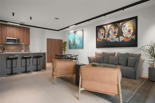 4539 NW 83rd Pkwy, Doral FL 33166 - Doral, FL - Photo 2