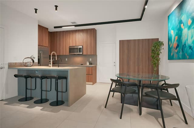 4539 NW 83rd Pkwy, Doral FL 33166 - Doral, FL - Photo 7