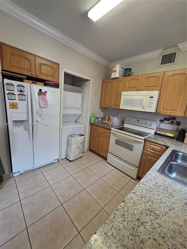7251 NW 174th Ter # 102, Hialeah FL 33015 - Hialeah, FL - Photo 4