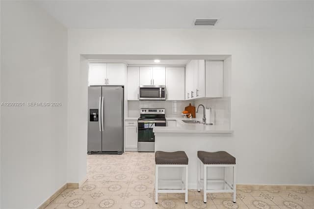 1250 W 34th St, Hialeah FL 33012 - Hialeah, FL - Photo 6