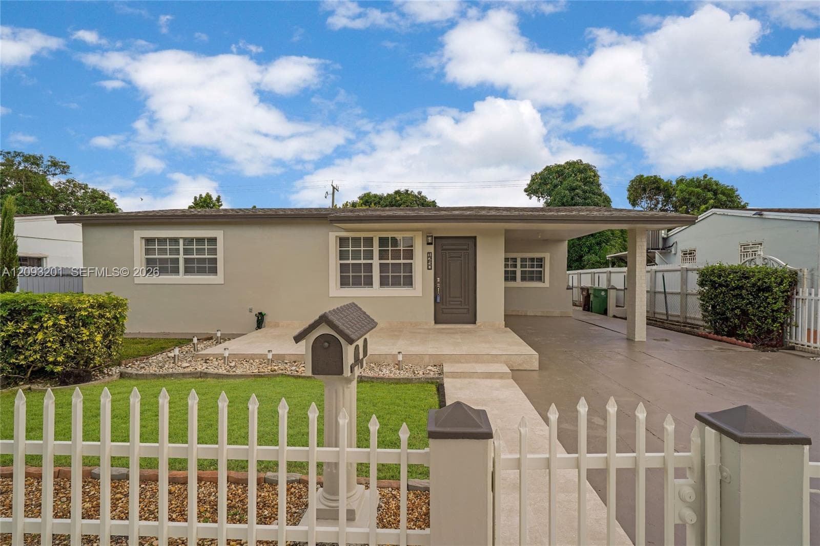 1250 W 34th St, Hialeah FL 33012 - Hialeah, FL - Photo 1