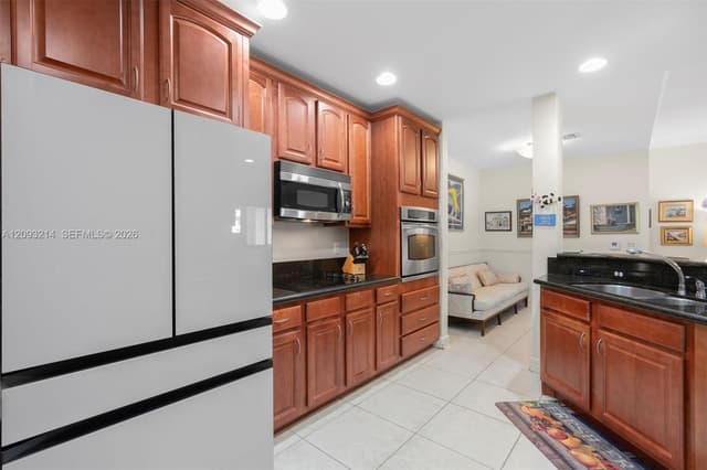 16101 Emerald Estates Dr # 448, Weston FL 33331 - Weston, FL - Photo 6