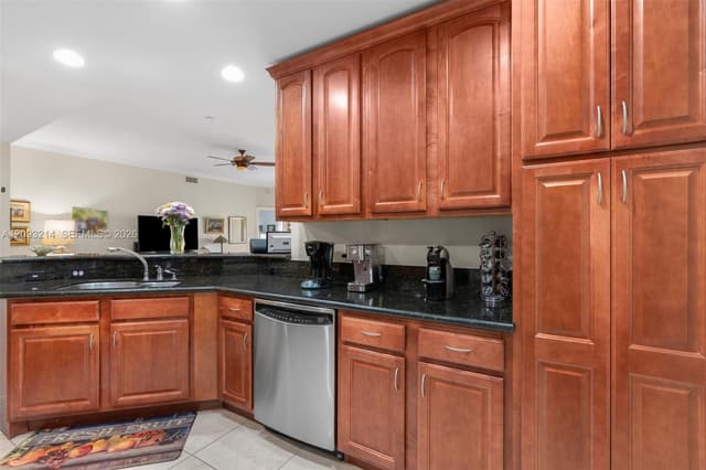 16101 Emerald Estates Dr # 448, Weston FL 33331 - Weston, FL - Photo 5