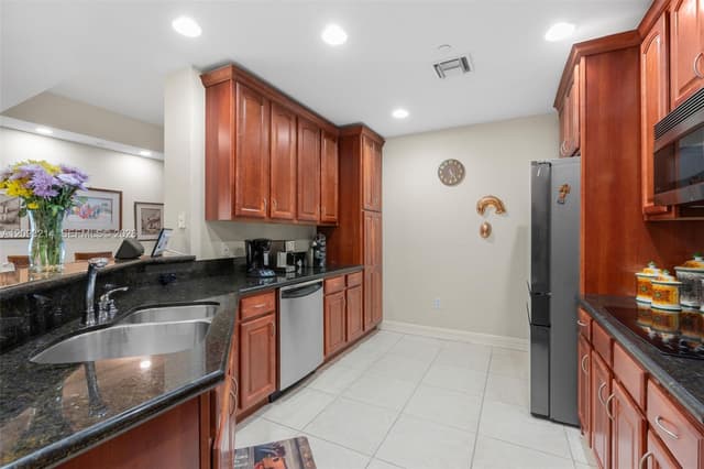 16101 Emerald Estates Dr # 448, Weston FL 33331 - Weston, FL - Photo 4