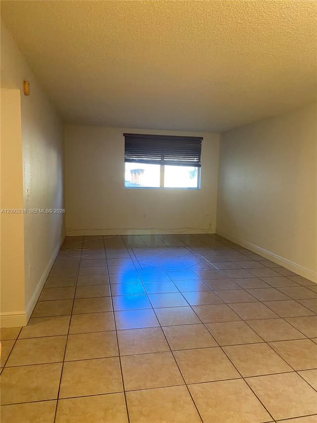 666 W 81st St # 127, Hialeah FL 33014 - Hialeah, FL - Photo 2