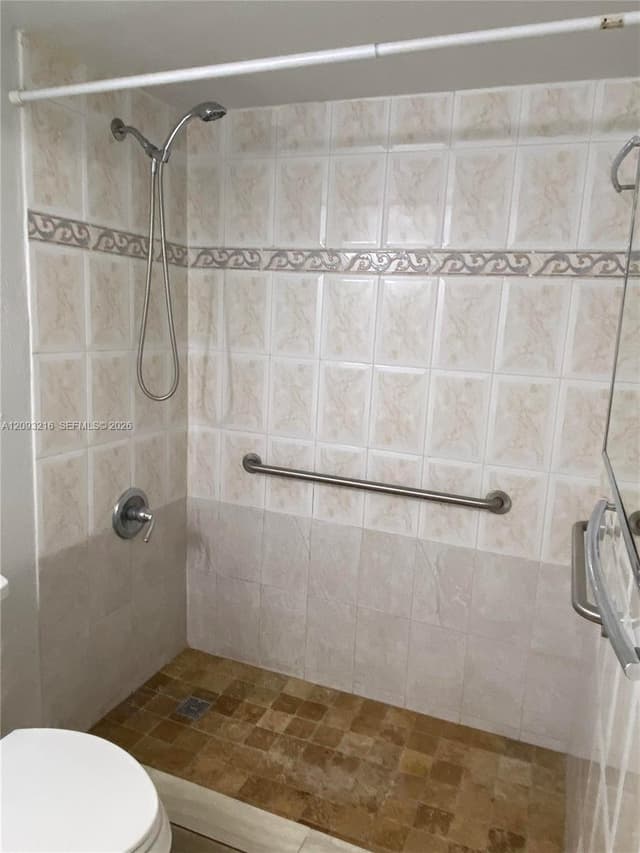 666 W 81st St # 127, Hialeah FL 33014 - Hialeah, FL - Photo 7