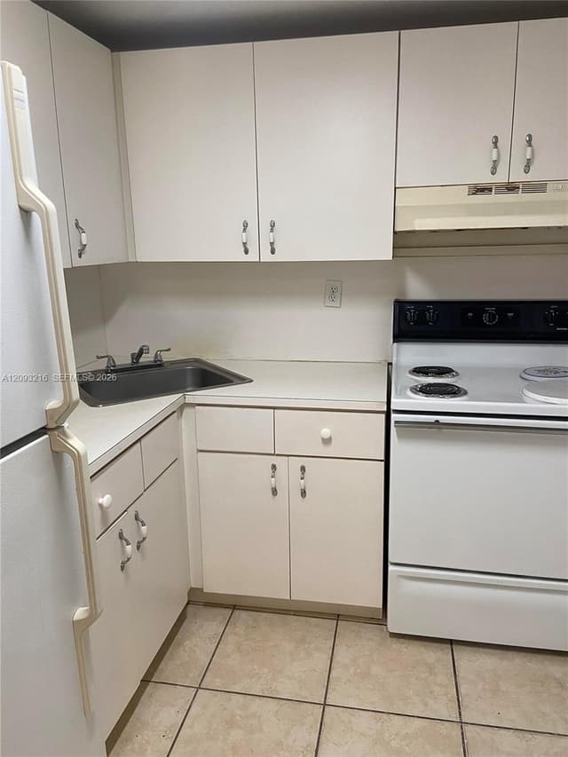 666 W 81st St # 127, Hialeah FL 33014 - Hialeah, FL - Photo 3