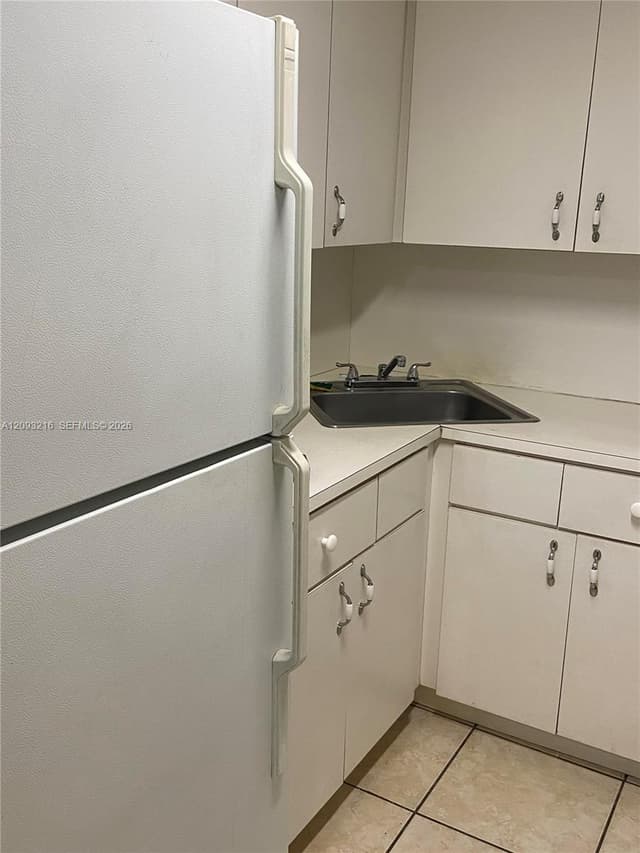 666 W 81st St # 127, Hialeah FL 33014 - Hialeah, FL - Photo 5