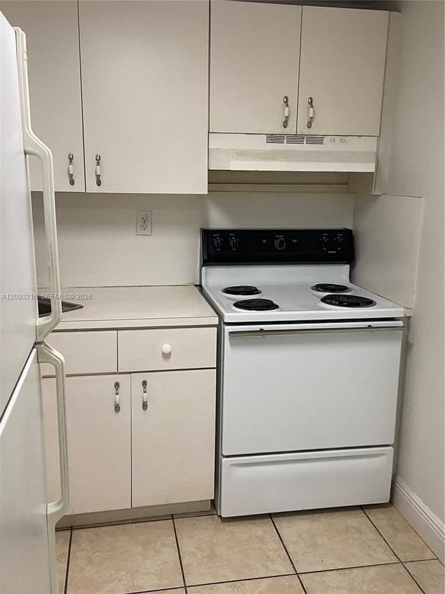 666 W 81st St # 127, Hialeah FL 33014 - Hialeah, FL - Photo 4