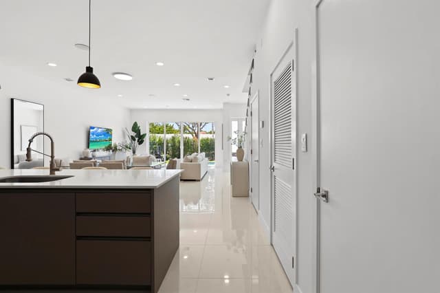 1807 NE 13 Street # 1807, Fort Lauderdale FL 33304 - Fort Lauderdale, FL - Photo 2