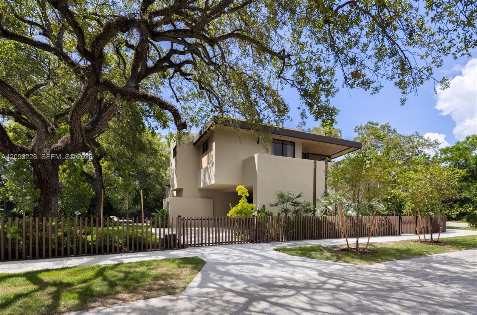 1698 Tigertail Ave, Miami FL 33133 - Miami, FL - Photo 1