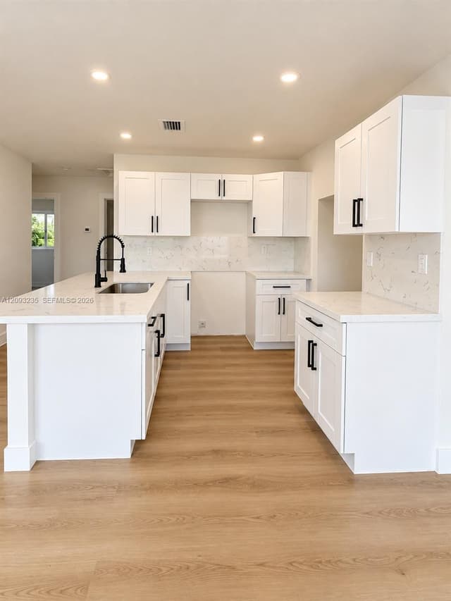 1711 NW 26th Ave, Fort Lauderdale FL 33311 - Fort Lauderdale, FL - Photo 3