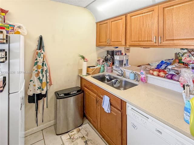 9926 Twin Lakes Dr # D, Coral Springs FL 33071 - Coral Springs, FL - Photo 4