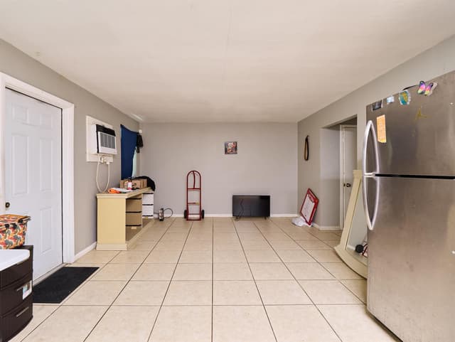 1114 7th Avenue N, FL 33460 - Photo 4