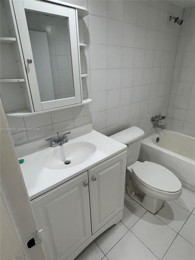 1325 W 68th St # 221, Hialeah FL 33014 - Hialeah, FL - Photo 7