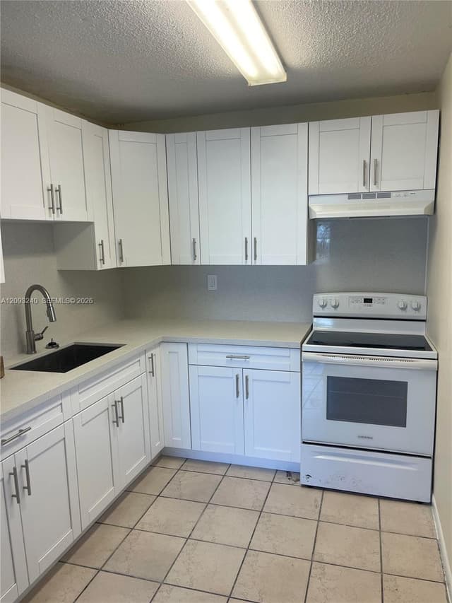 1325 W 68th St # 221, Hialeah FL 33014 - Hialeah, FL - Photo 5