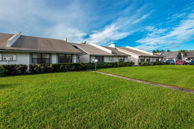 6064 NW 3rd St, Margate FL 33063 - Margate, FL - Photo 2