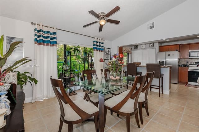6064 NW 3rd St, Margate FL 33063 - Margate, FL - Photo 7