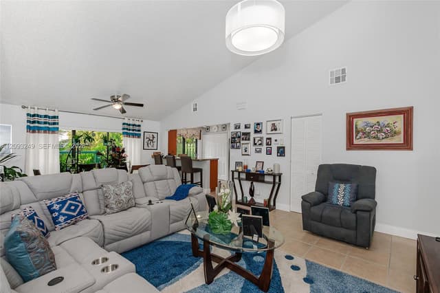6064 NW 3rd St, Margate FL 33063 - Margate, FL - Photo 5