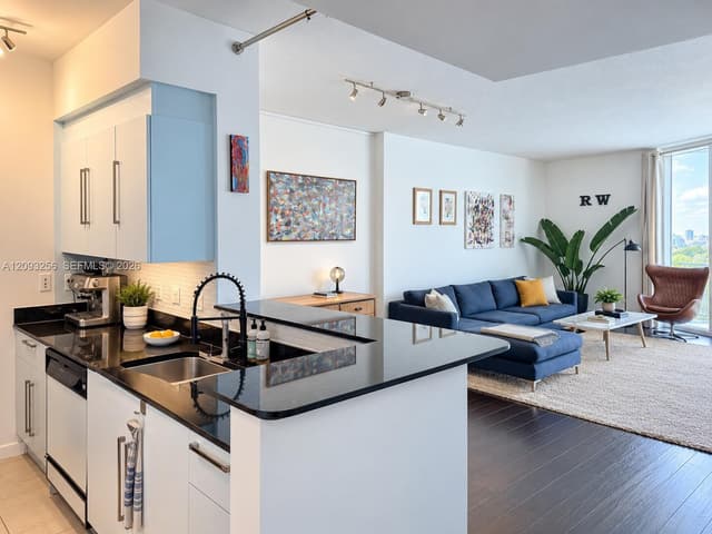 325 S Biscayne Blvd # 1424, Miami FL 33131 - Miami, FL - Photo 3