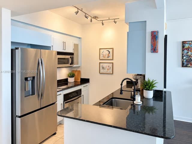 325 S Biscayne Blvd # 1424, Miami FL 33131 - Miami, FL - Photo 4