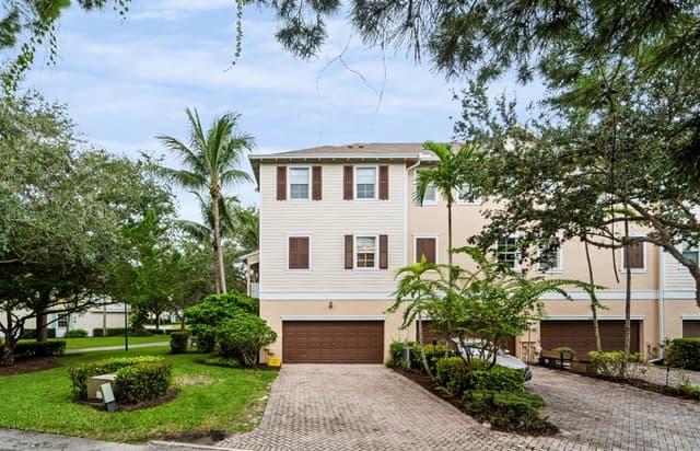 297 E Bay Cedar Circle, Jupiter FL 33458 - Jupiter, FL - Photo 2