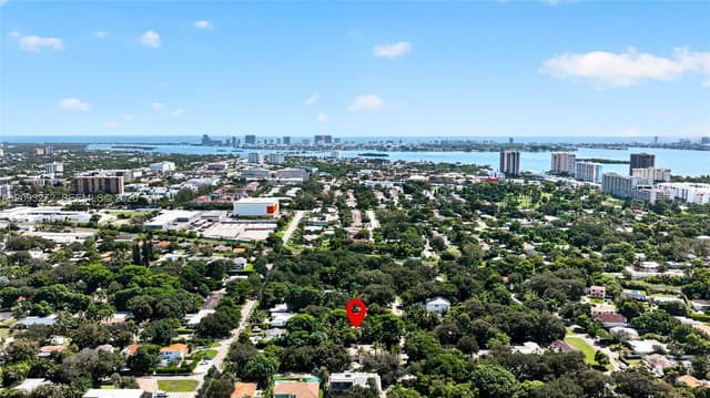 1103 NE 118th St, Biscayne Park FL 33161 - Biscayne Park, FL - Photo 2