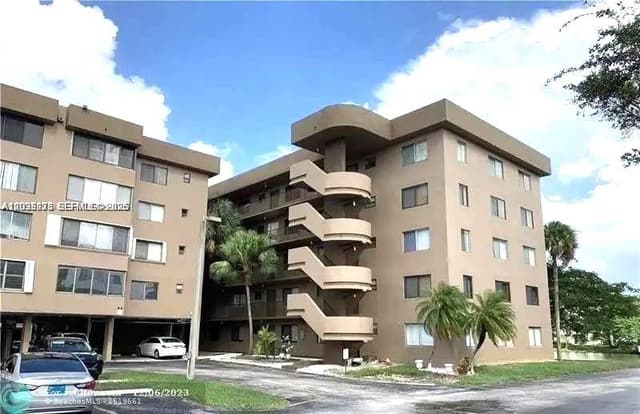 8020 Hampton Blvd # 309, North Lauderdale FL 33068 - North Lauderdale, FL - Photo 2