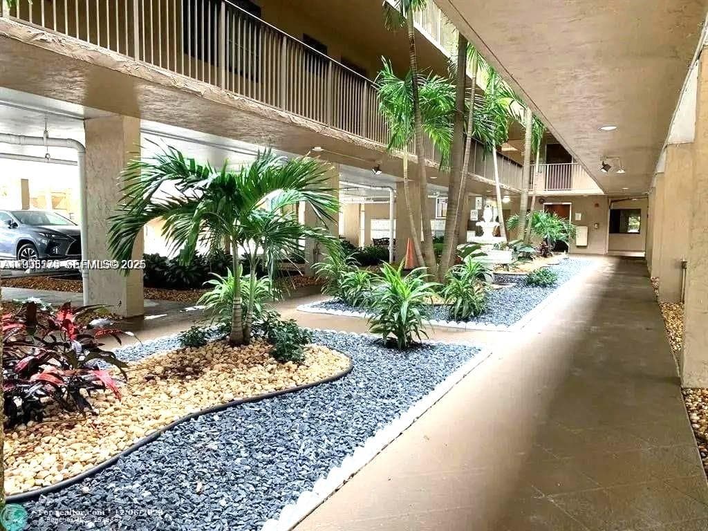 8020 Hampton Blvd # 309, North Lauderdale FL 33068