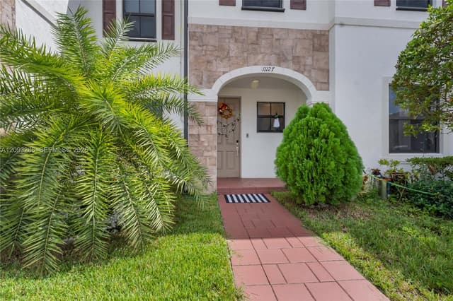 11127 W 32nd Ln, Hialeah FL 33018 - Hialeah, FL - Photo 3
