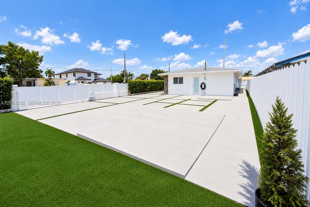 798 W 31st St, Hialeah FL 33012 - Hialeah, FL - Photo 6