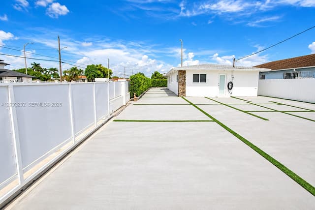798 W 31st St, Hialeah FL 33012 - Hialeah, FL - Photo 5