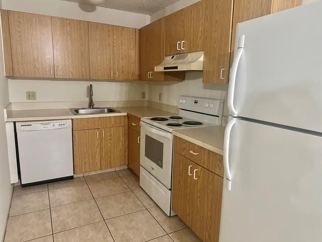 5050 SANCTUARY Way # G, West Palm Beach FL 33417 - West Palm Beach, FL - Photo 2